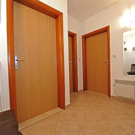 아파트 Apartman Mari